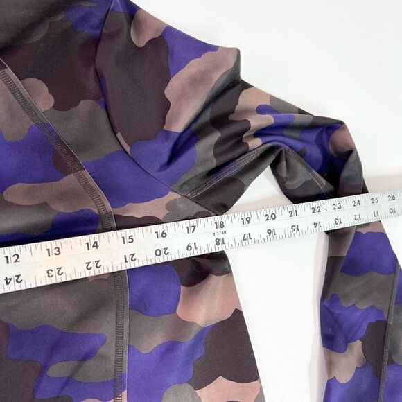 Athleta Pinnacle Hoodie Women's Small Multi-Color Camo Long Sleeve Pullover - Picture 4 of 10